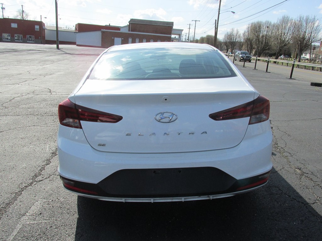 2020 Hyundai Elantra Image 4