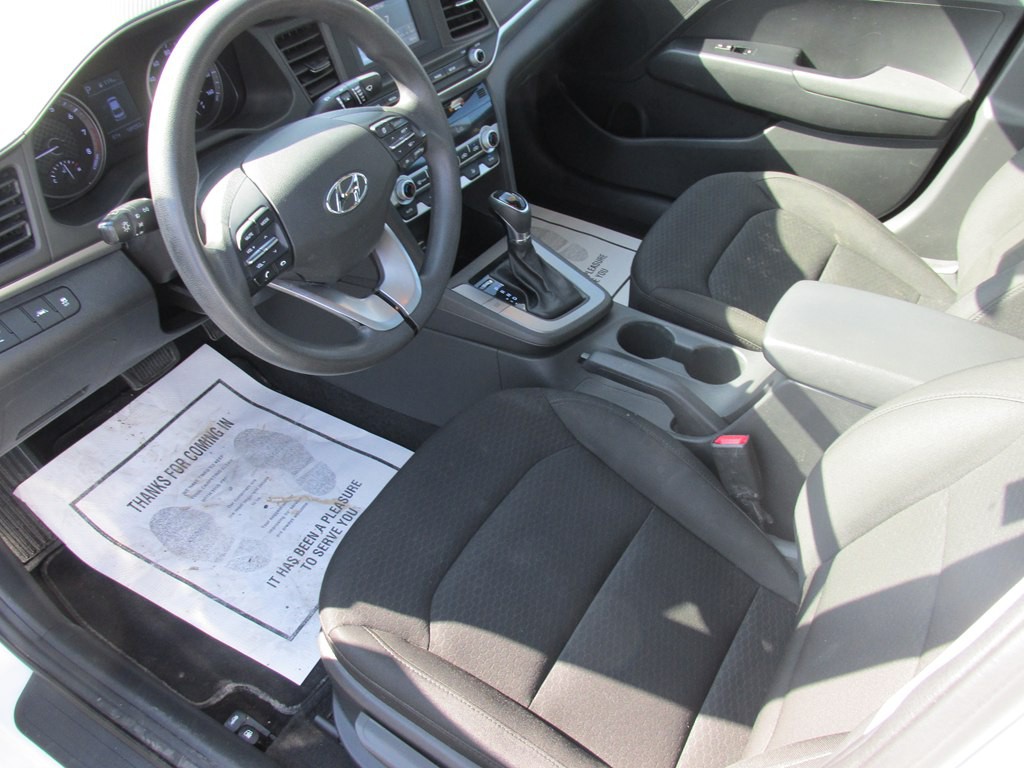 2020 Hyundai Elantra Image 8