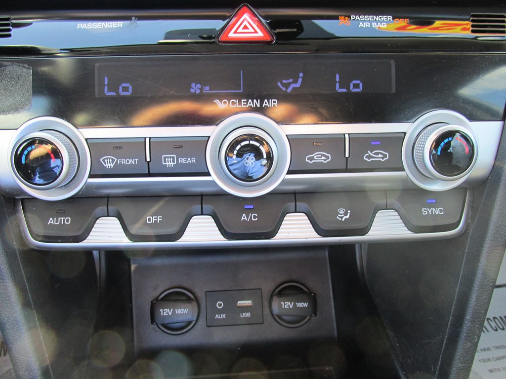 2020 Hyundai Elantra Image 12