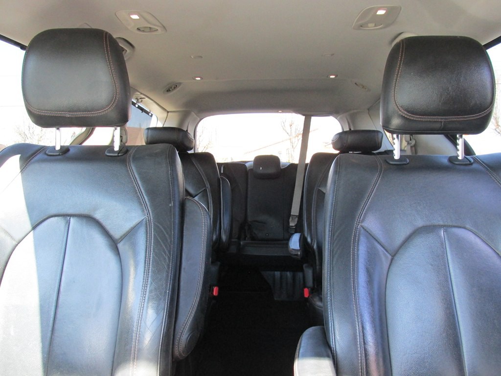 2017 Chrysler Pacifica Image 11
