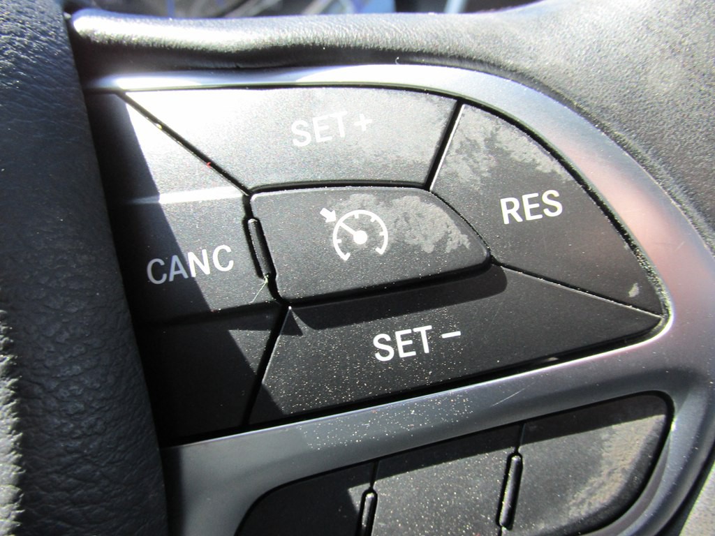 2017 Chrysler Pacifica Image 16