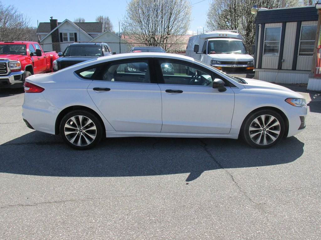 2019 Ford Fusion Image 3