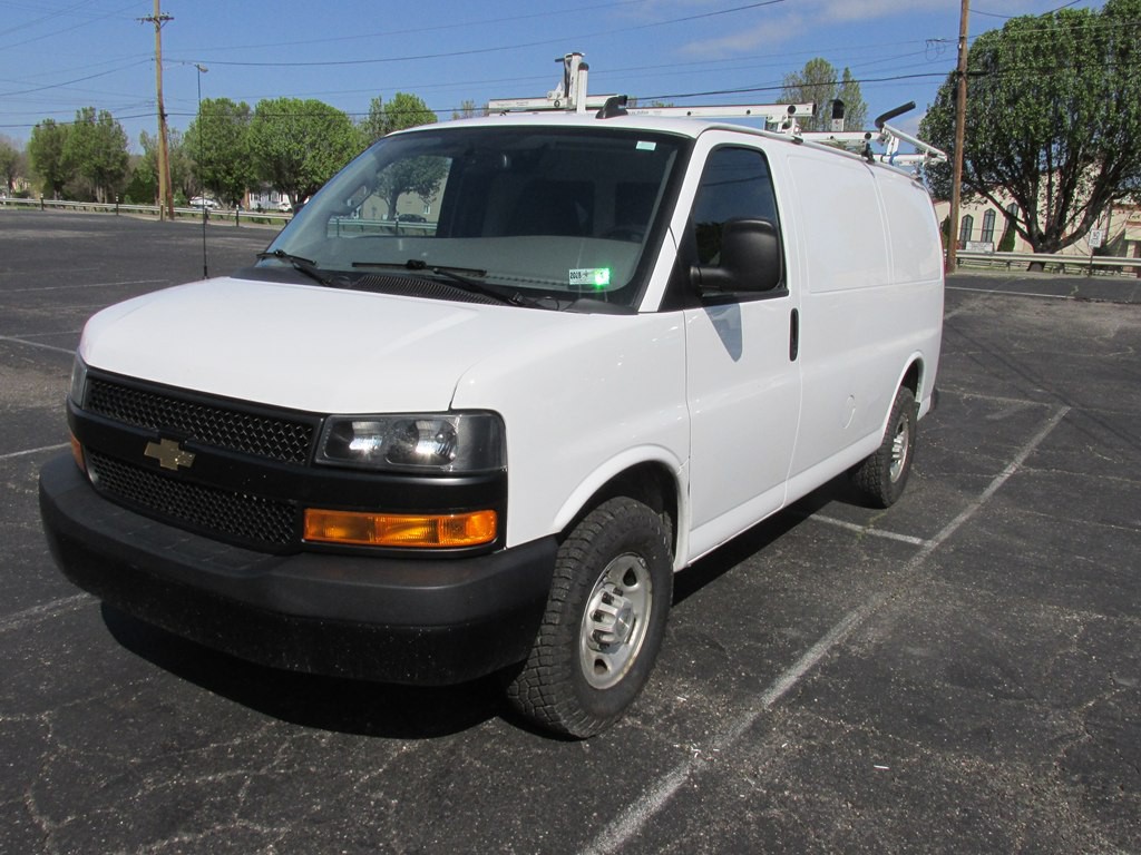 2022 Chevrolet Express Image 1