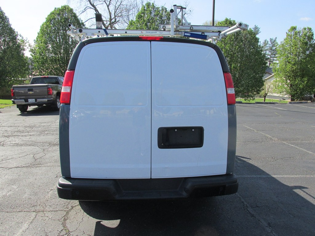 2022 Chevrolet Express Image 4