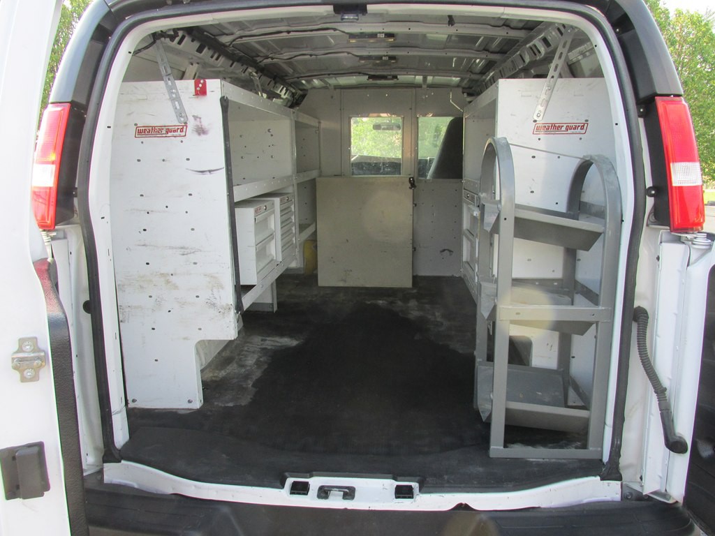 2022 Chevrolet Express Image 7