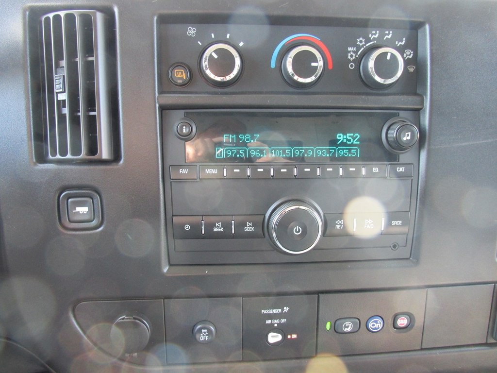 2022 Chevrolet Express Image 10