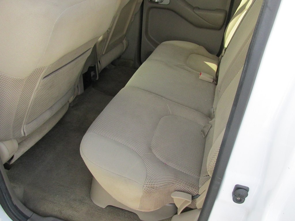 2011 Nissan Frontier Image 8