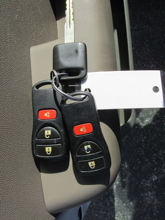 2011 Nissan Frontier Image 12