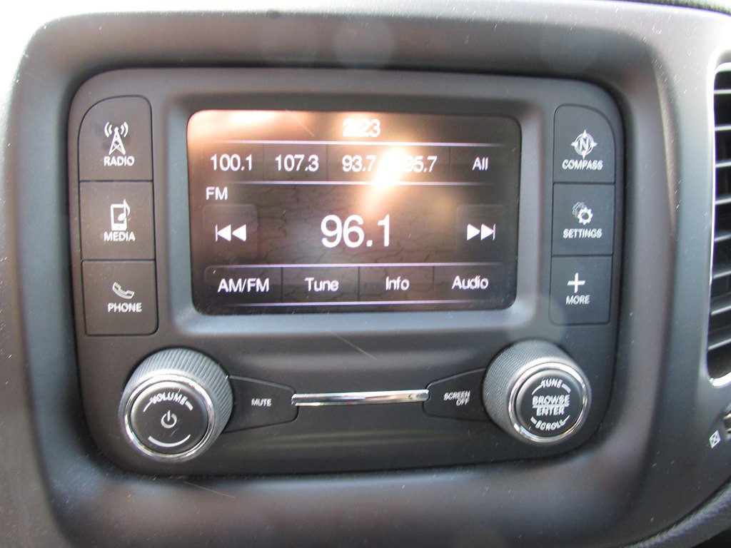 2018 Jeep Compass Image 12