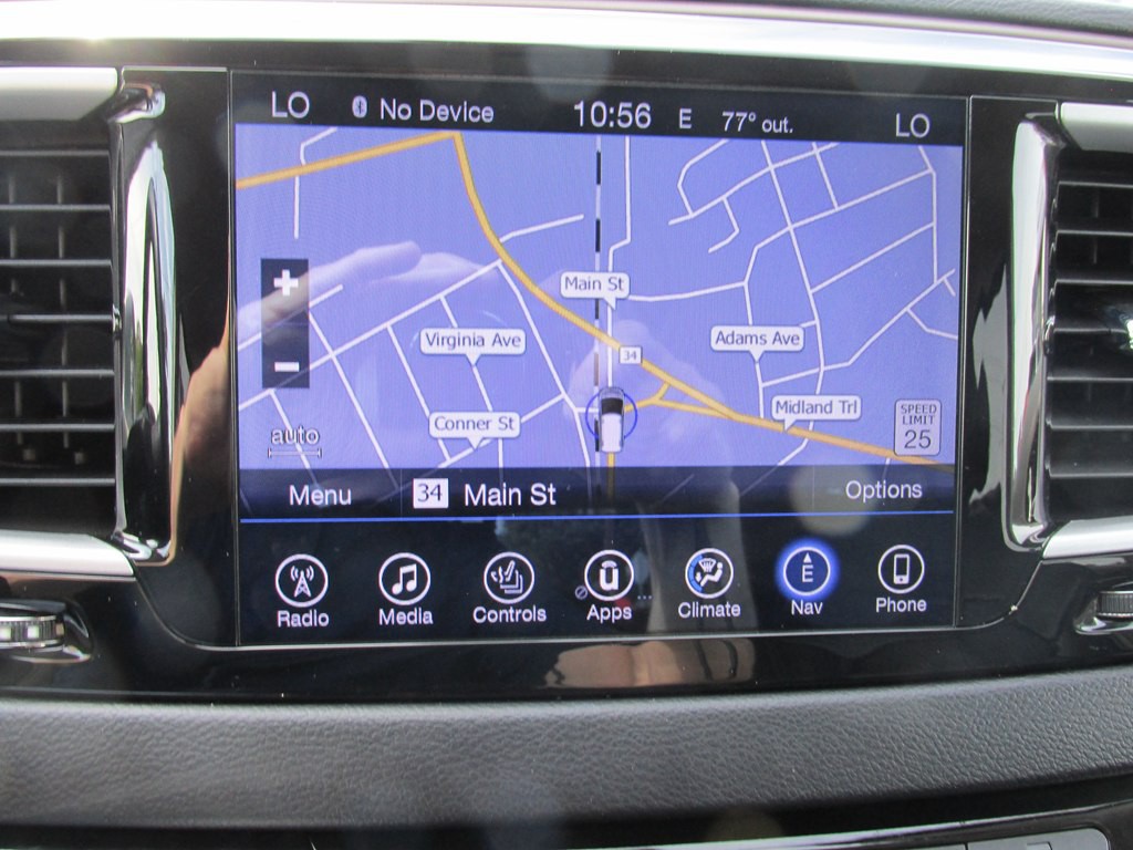 2017 Chrysler Pacifica Image 12