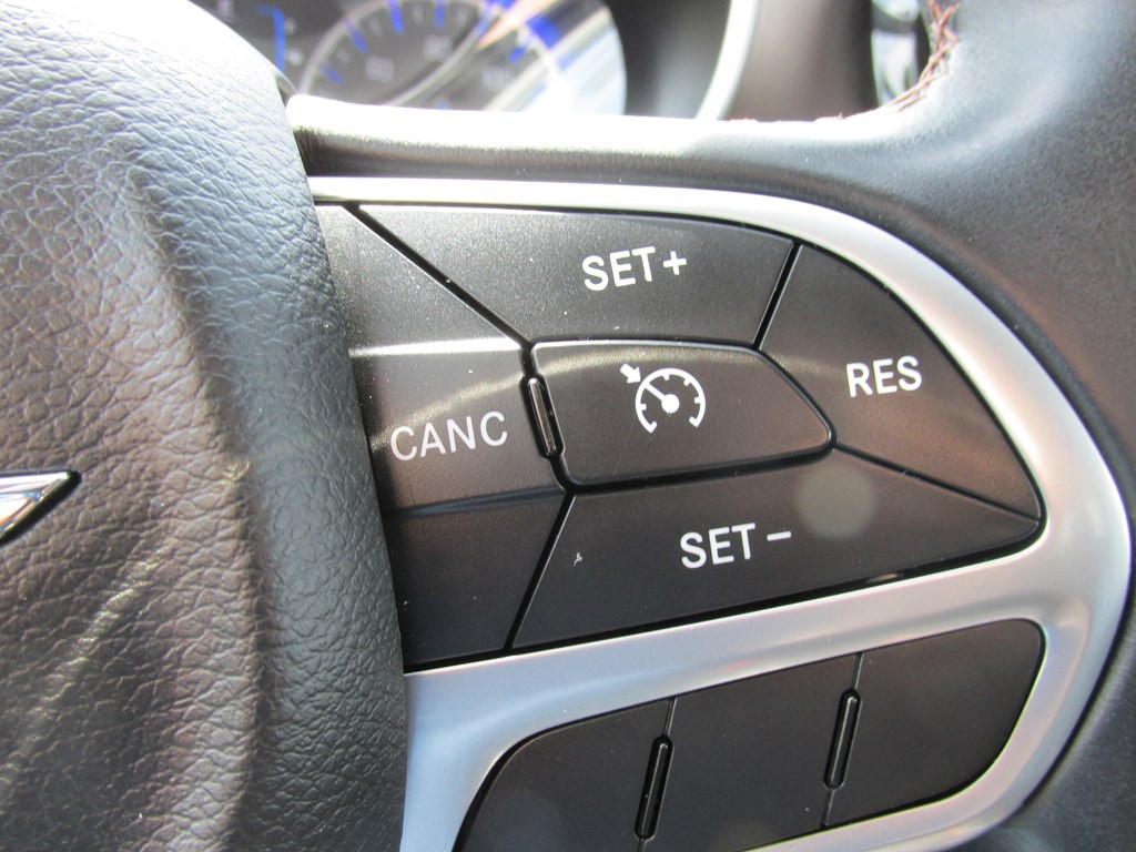 2017 Chrysler Pacifica Image 16