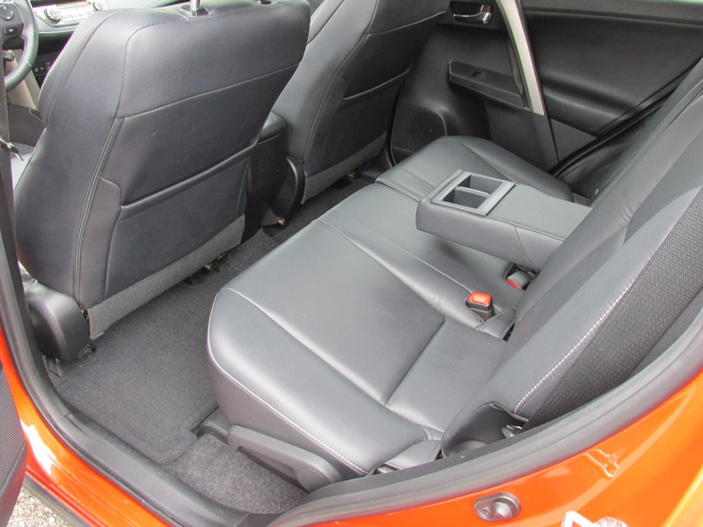 2015 Toyota Rav4 Image 11