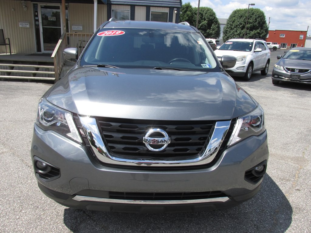 2019 Nissan Pathfinder Image 2
