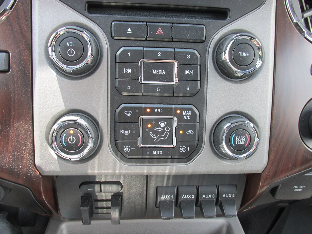 2015 Ford F-250 Image 12