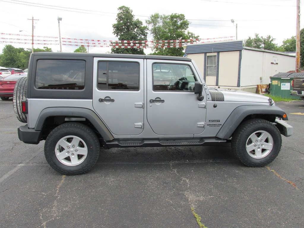 2017 Jeep Wrangler Unlimited Image 3