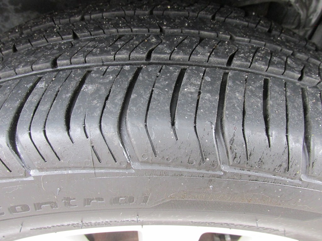 2011 Chrysler 200 Image 7
