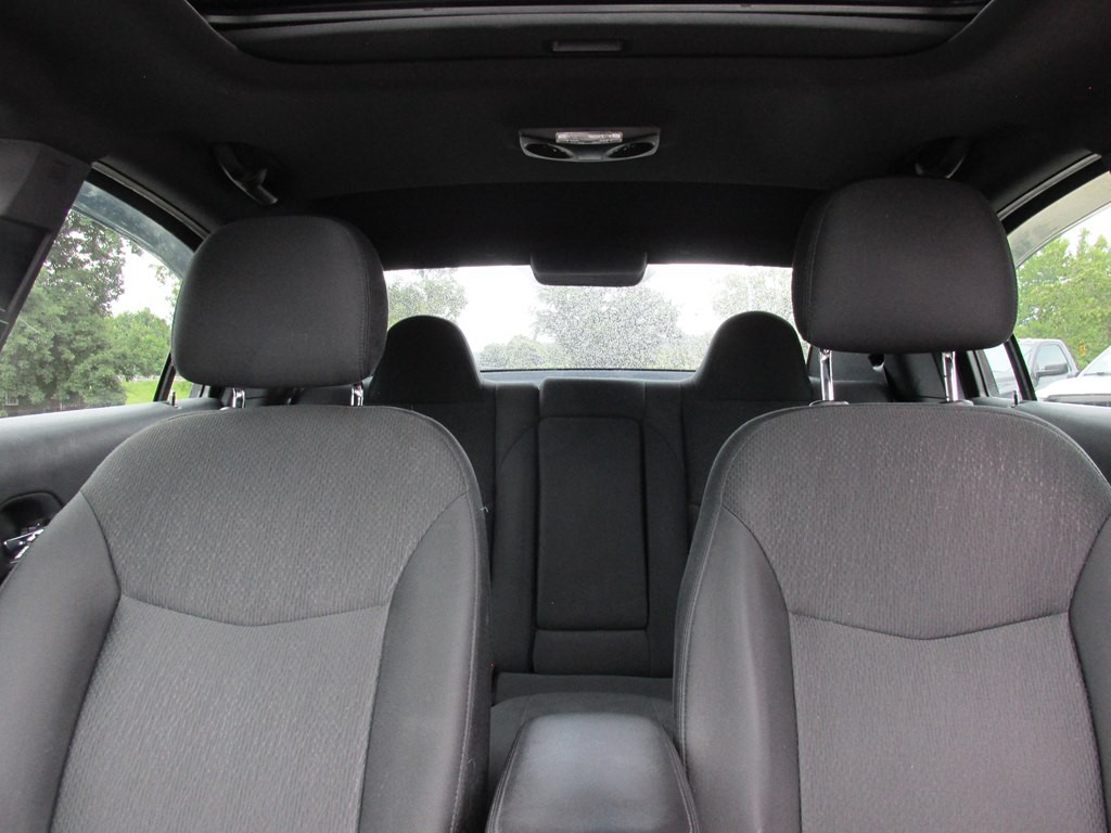 2011 Chrysler 200 Image 11