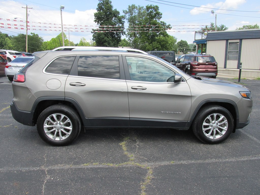 2019 Jeep Cherokee Image 3