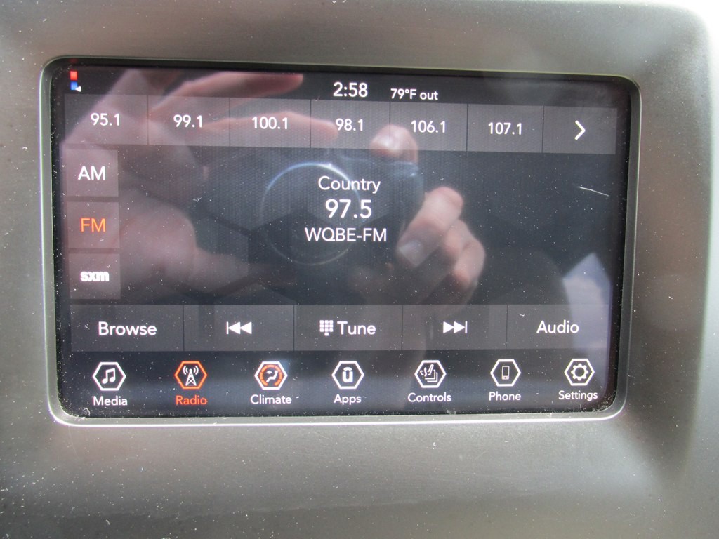 2019 Jeep Cherokee Image 12
