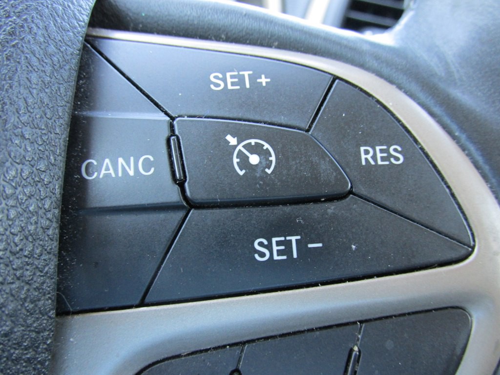 2014 Jeep Cherokee Image 16