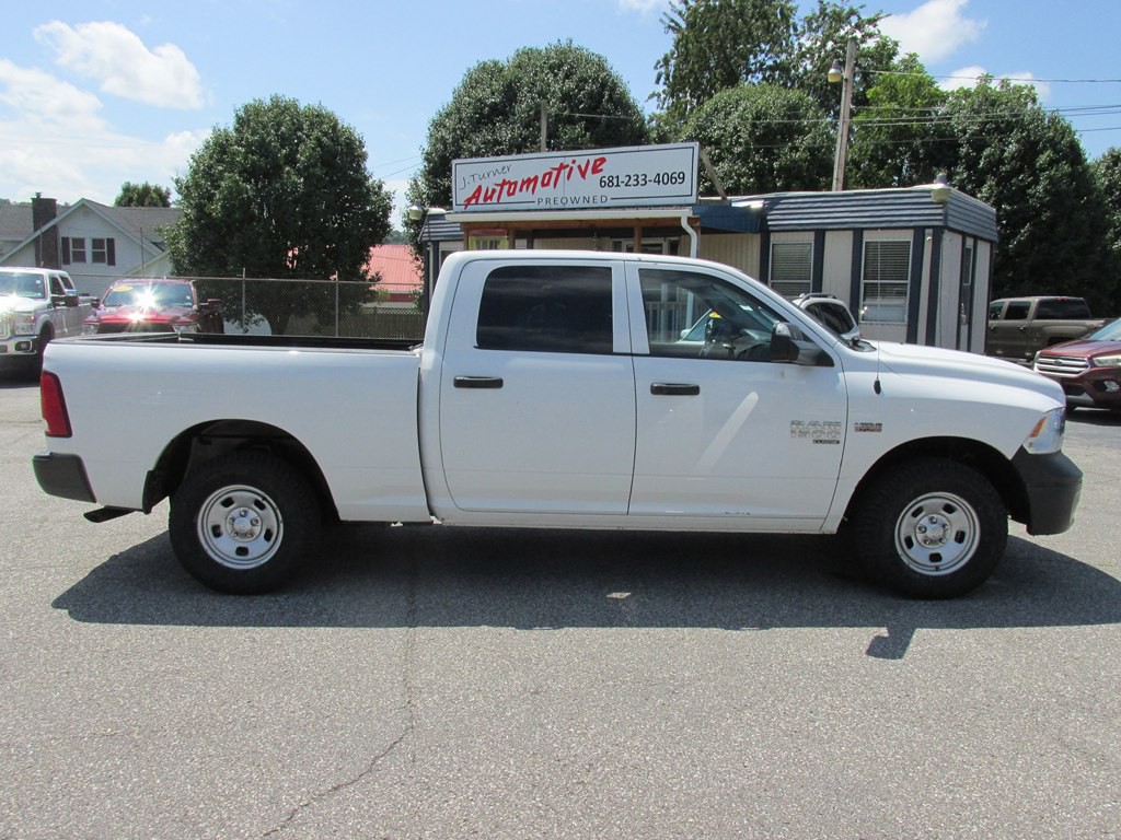 2023 RAM 1500 Image 3