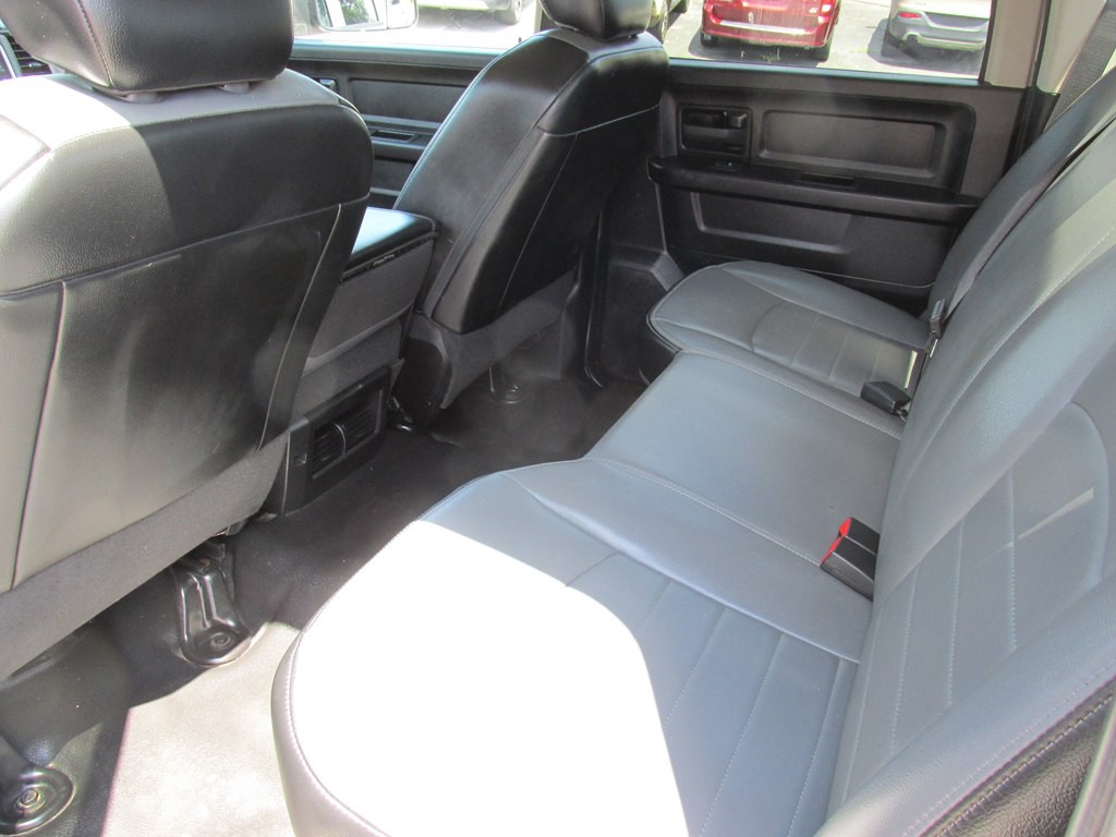 2023 RAM 1500 Image 9