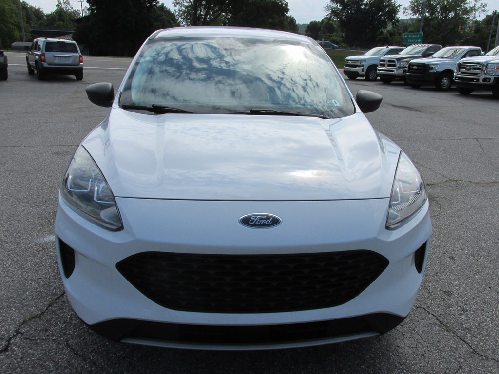 2022 Ford Escape Image 2