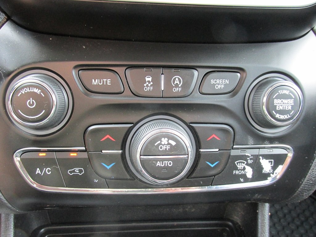 2020 Jeep Cherokee Image 14