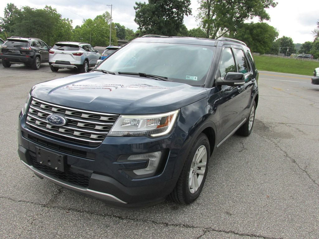 2017 Ford Explorer Image 1