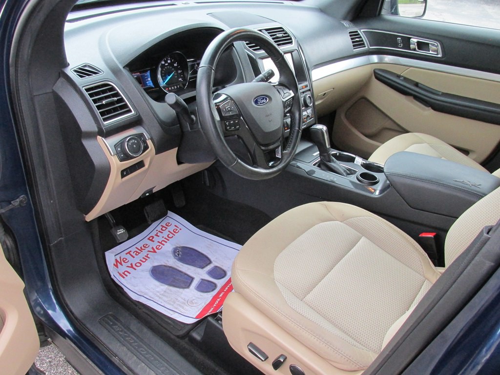 2017 Ford Explorer Image 9