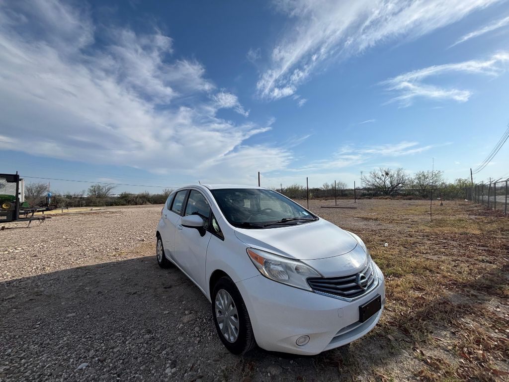 2016 Nissan Versa Image 2