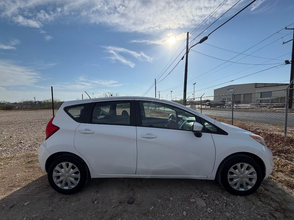 2016 Nissan Versa Image 4