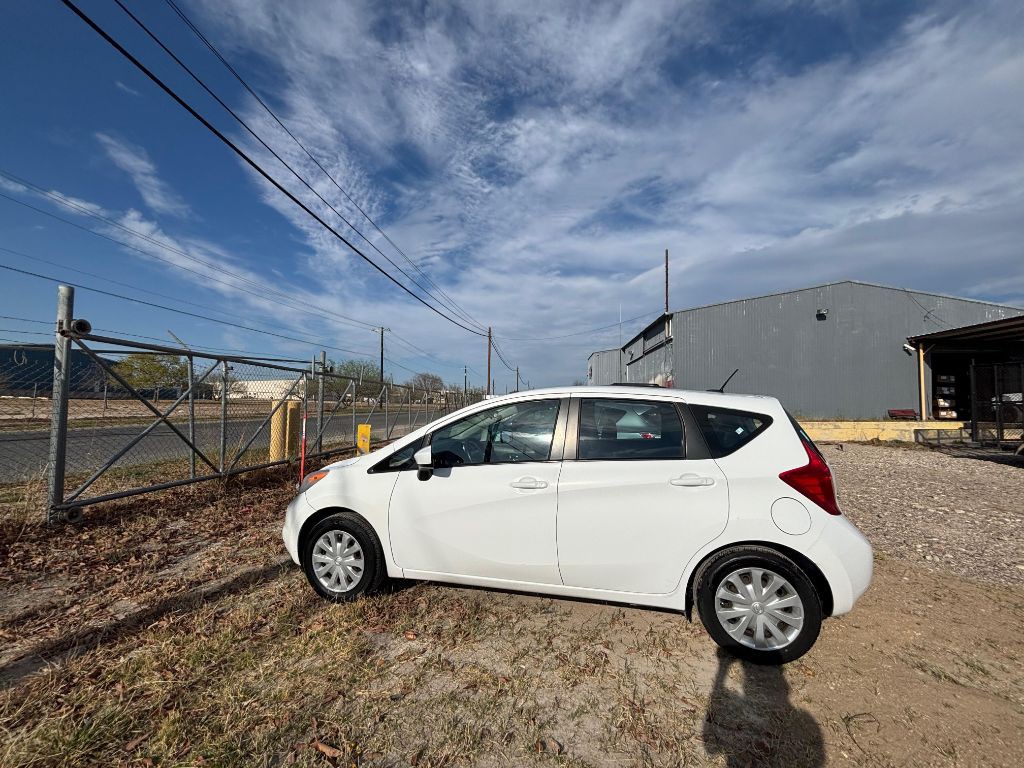 2016 Nissan Versa Image 5
