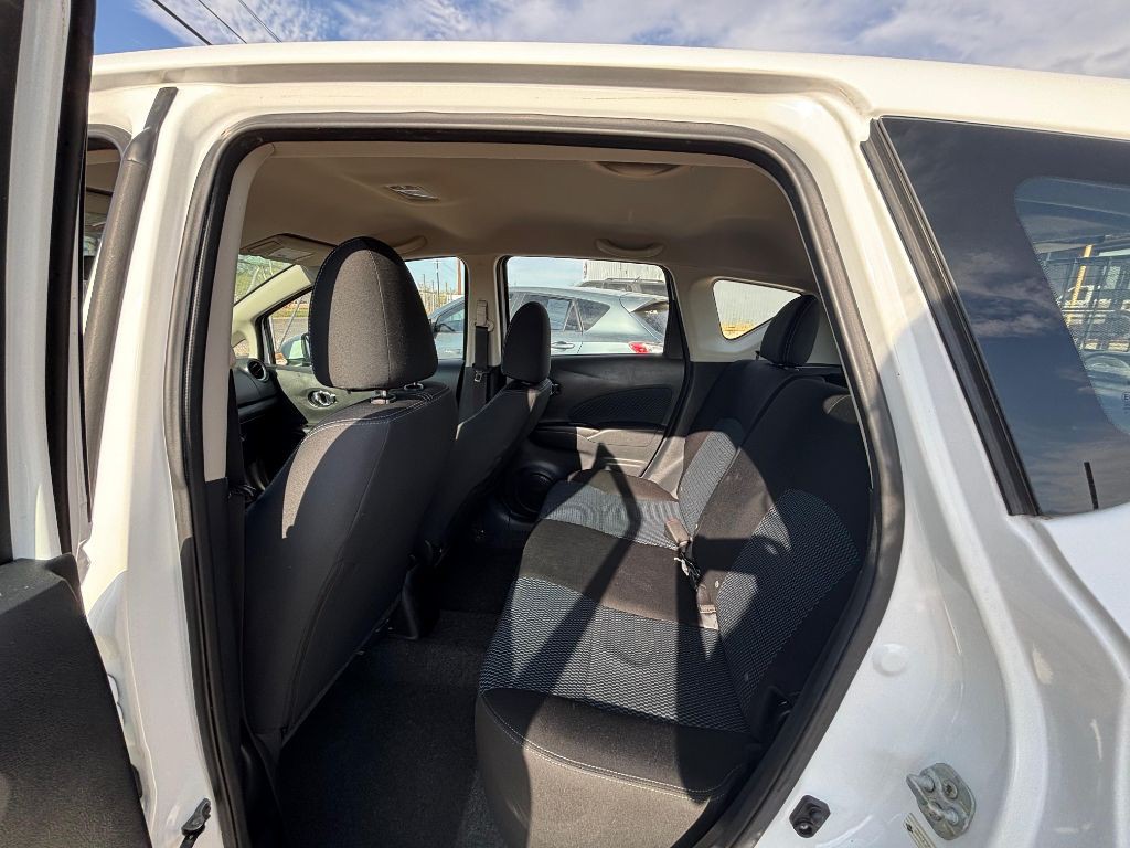 2016 Nissan Versa Image 9