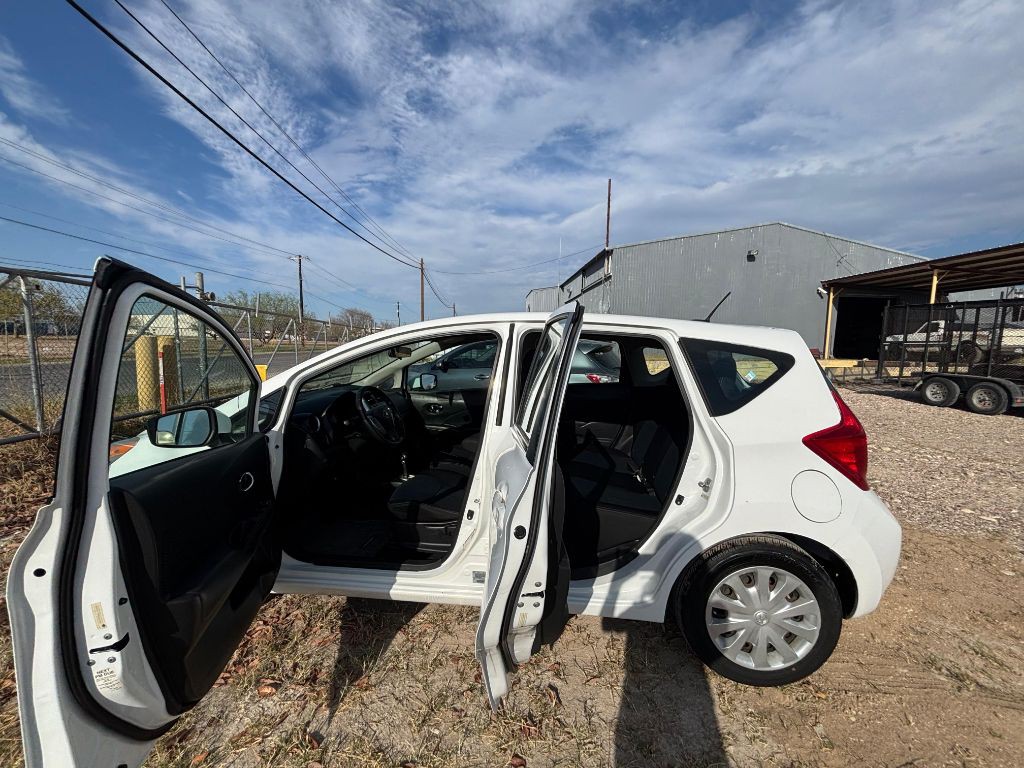 2016 Nissan Versa Image 10
