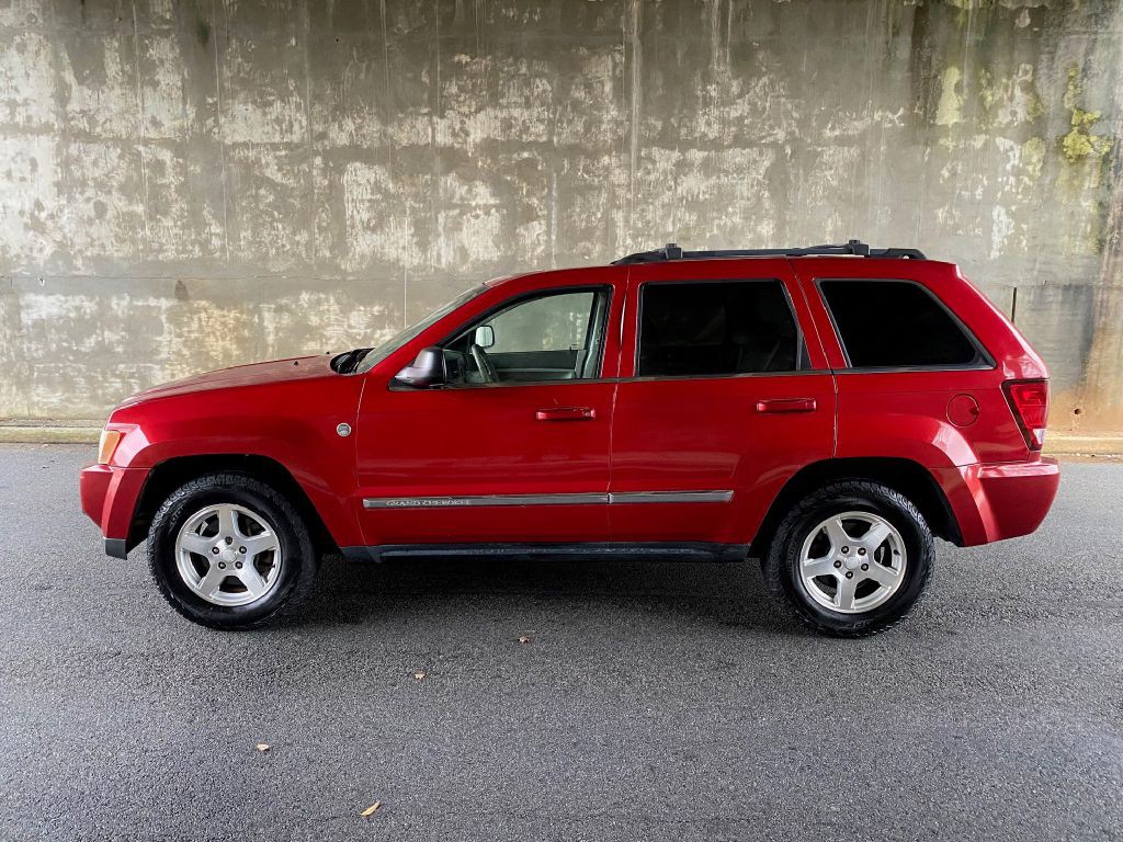 2005 Jeep Grand Cherokee Image 2