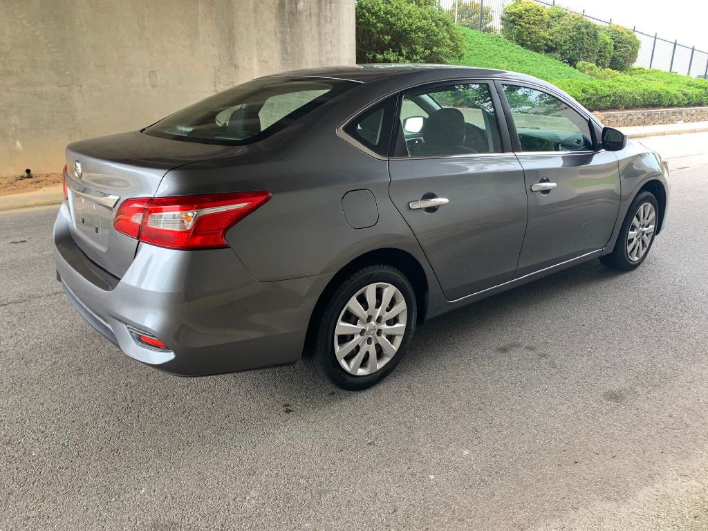2017 Nissan Sentra Image 4