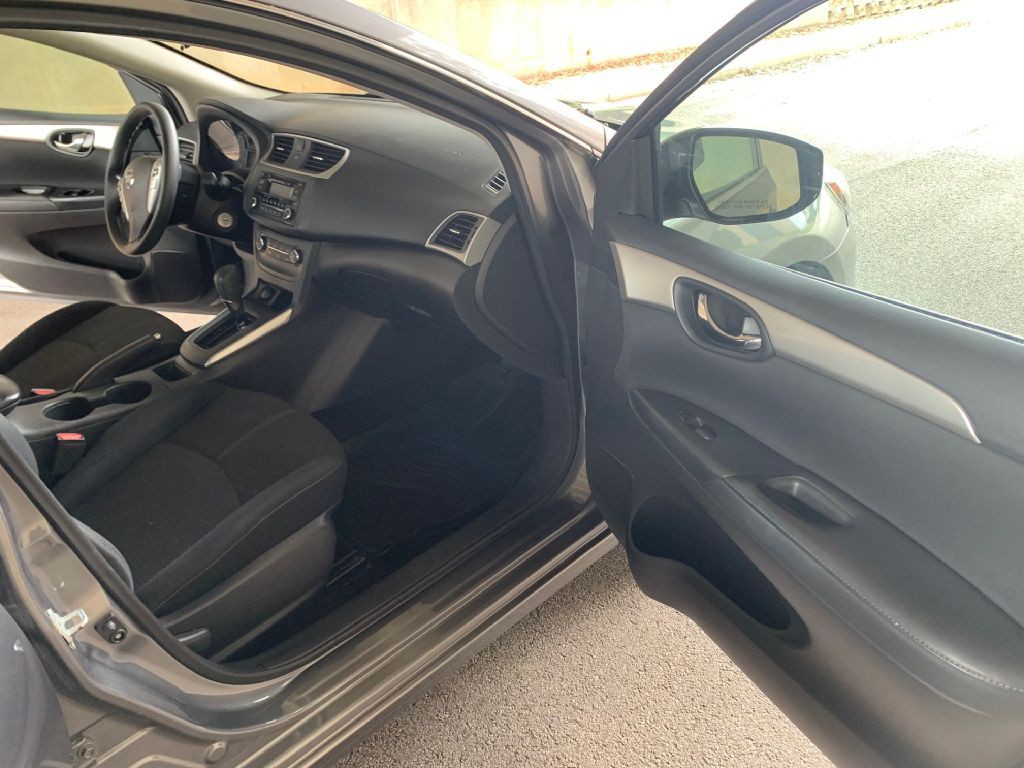 2017 Nissan Sentra Image 9
