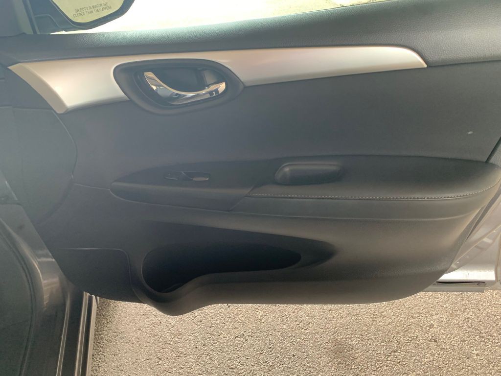 2017 Nissan Sentra Image 10