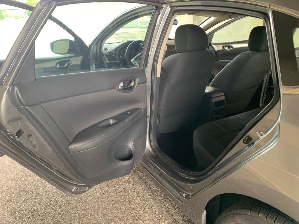 2017 Nissan Sentra Image 12