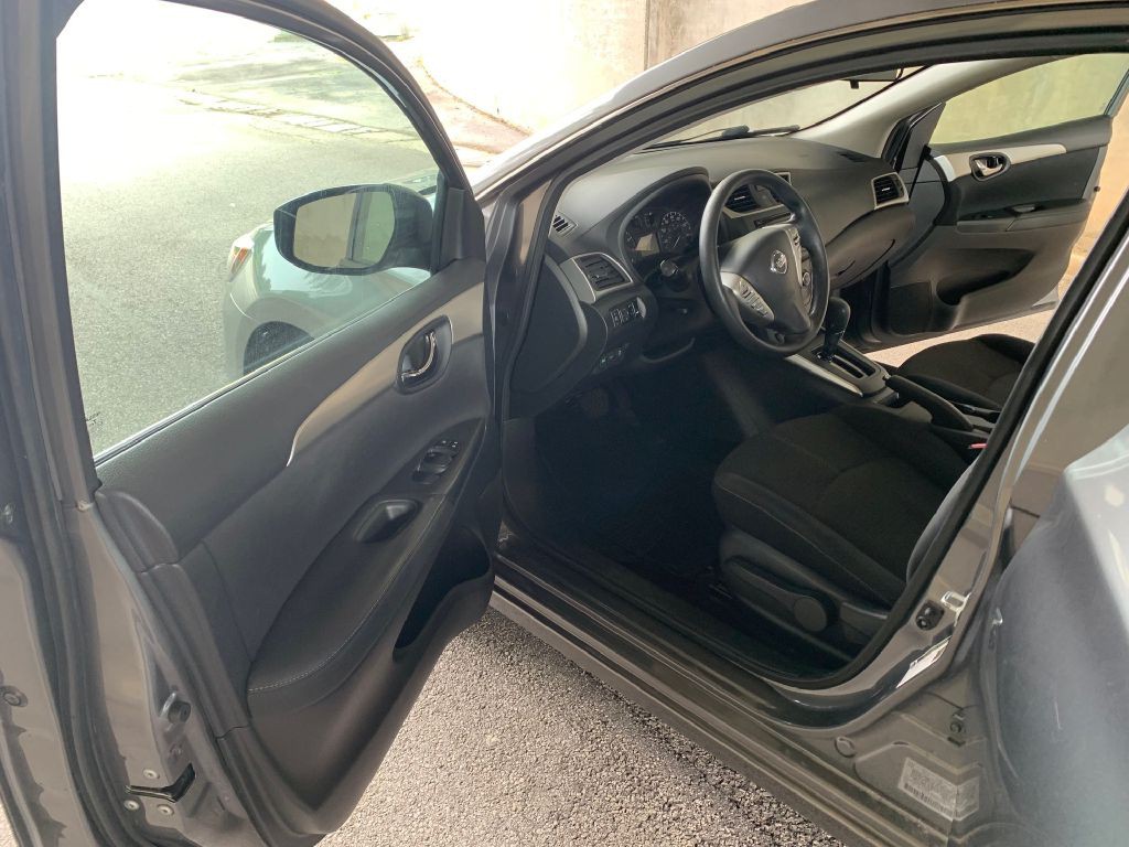 2017 Nissan Sentra Image 16