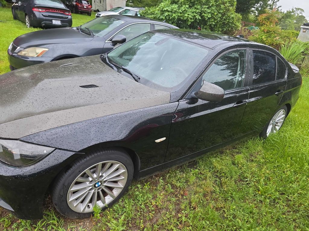 2011 BMW 3 Series Image 3