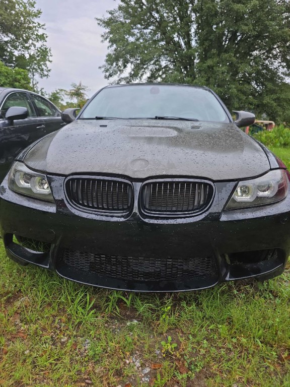 2011 BMW 3 Series Image 4