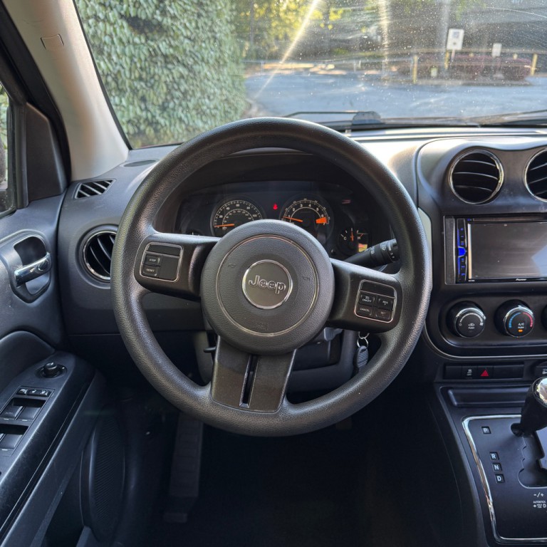 2015 Jeep Compass Image 21