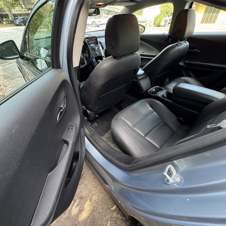 2013 Chevrolet Volt Image 10