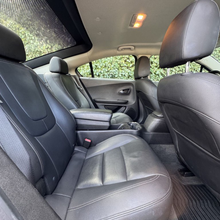 2013 Chevrolet Volt Image 13