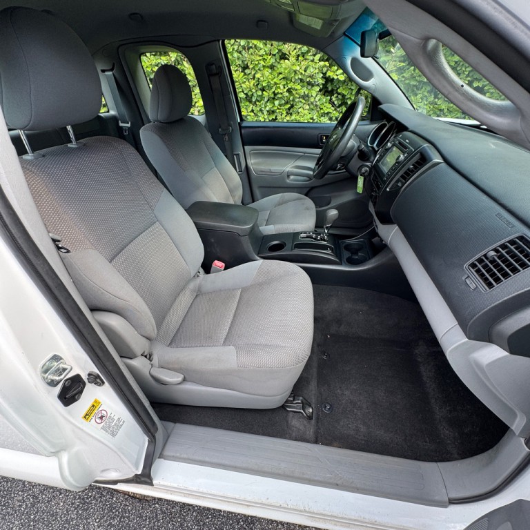 2013 Toyota Tacoma Image 16