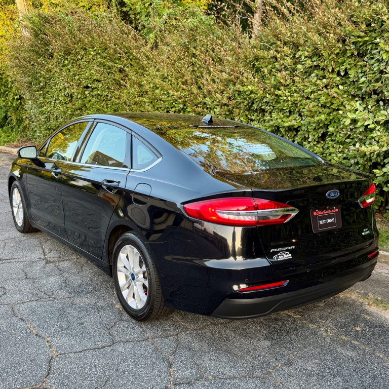 2020 Ford Fusion Image 2