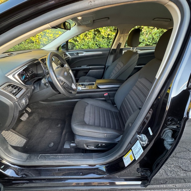 2020 Ford Fusion Image 9