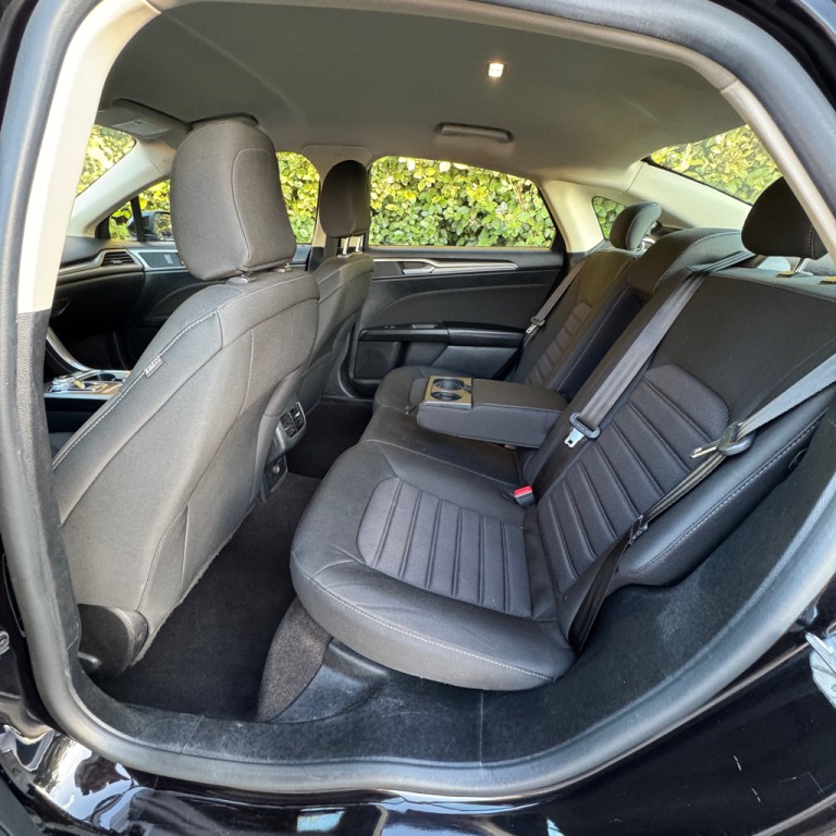2020 Ford Fusion Image 11